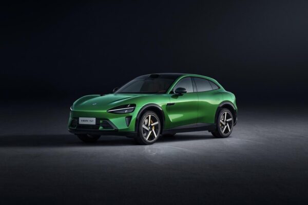 Xiaomi представи официално своя първи луксозен SUV – Xiaomi YU7