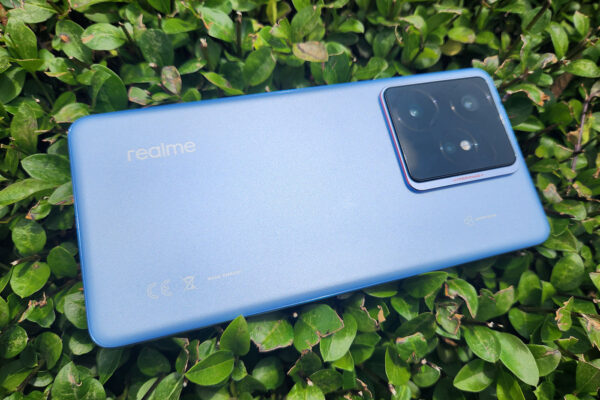 Всичко, което трябва да знаете за новия премиум модел realme GT7 (Ревю)