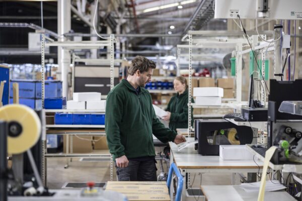 Brother представя новите устройства от серията индустриални етикетни принтери TJ