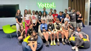 Yettel Teen Academy среща ученици с роботика, AI и реални бизнес казуси