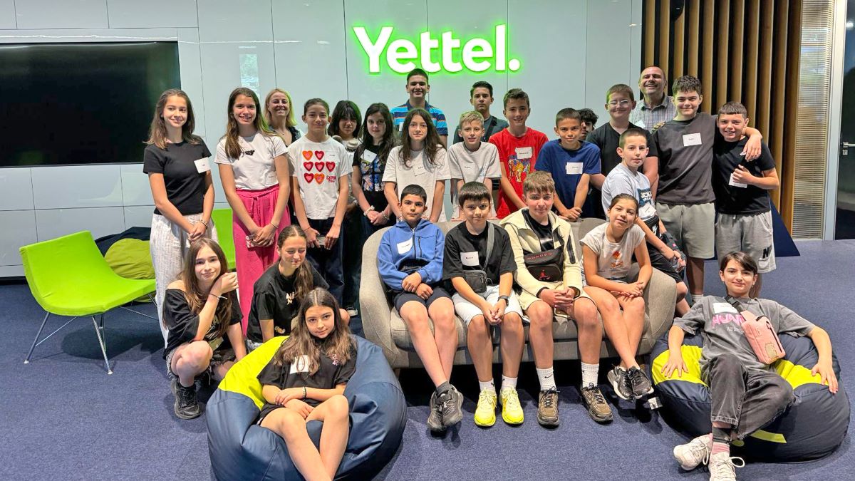 Yettel Teen Academy среща ученици с роботика, AI и реални бизнес казуси