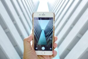 Колко близо е 6G? e& вече достига скорост до 10 Gbps през мобилна мрежа